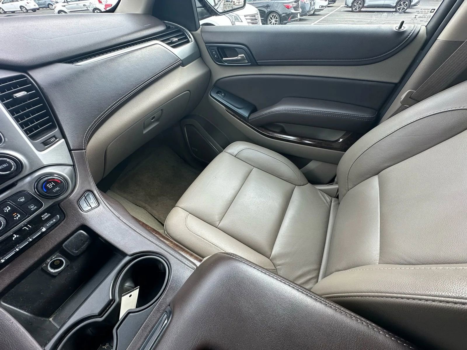 Used 2016 Chevrolet Suburban LT w/ Luxury Package image 28