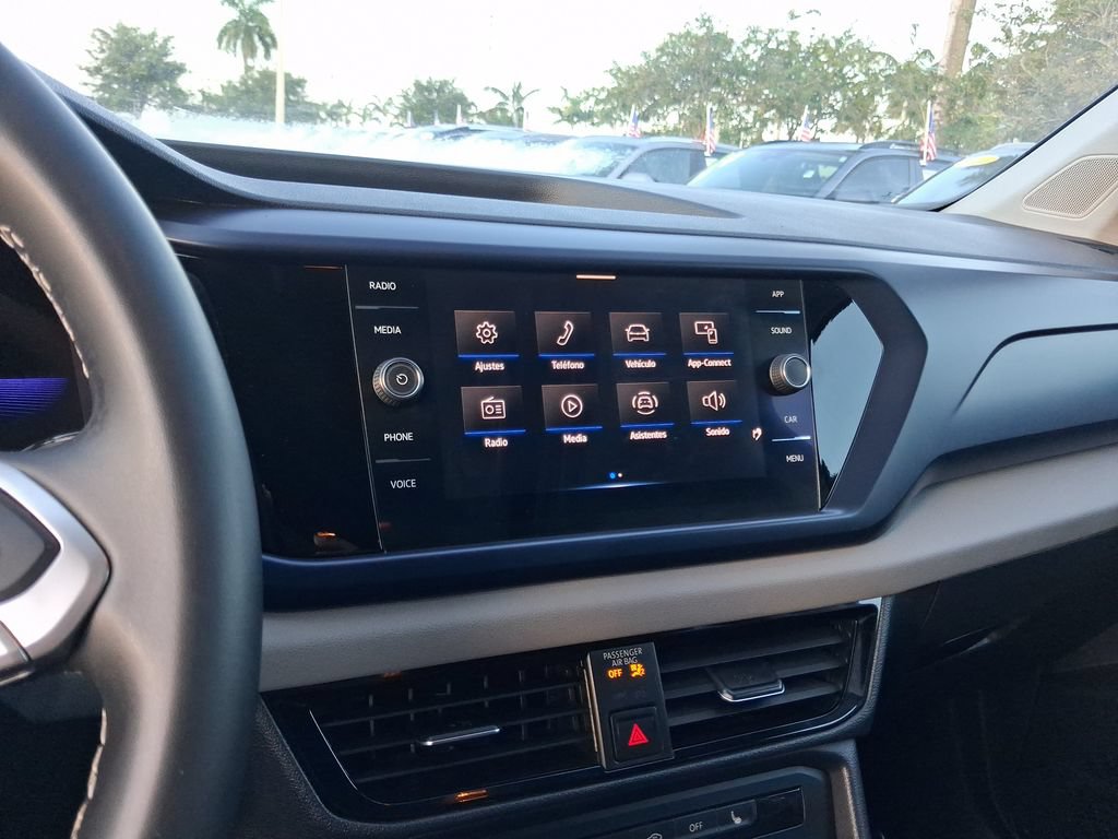 Certified 2022 Volkswagen Taos SE FWD image 21