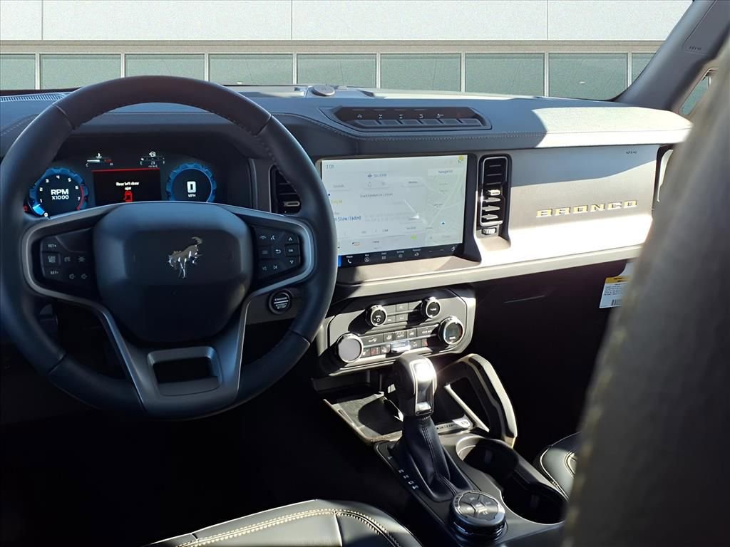 New 2025 Ford Bronco Badlands image 5