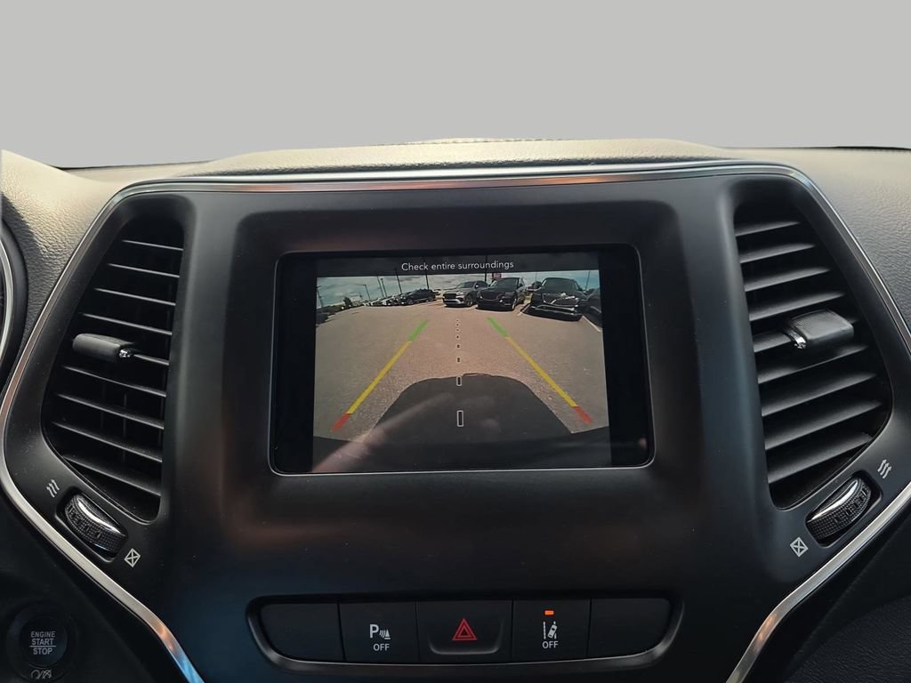Used 2021 Jeep Cherokee Latitude Plus FWD image 22