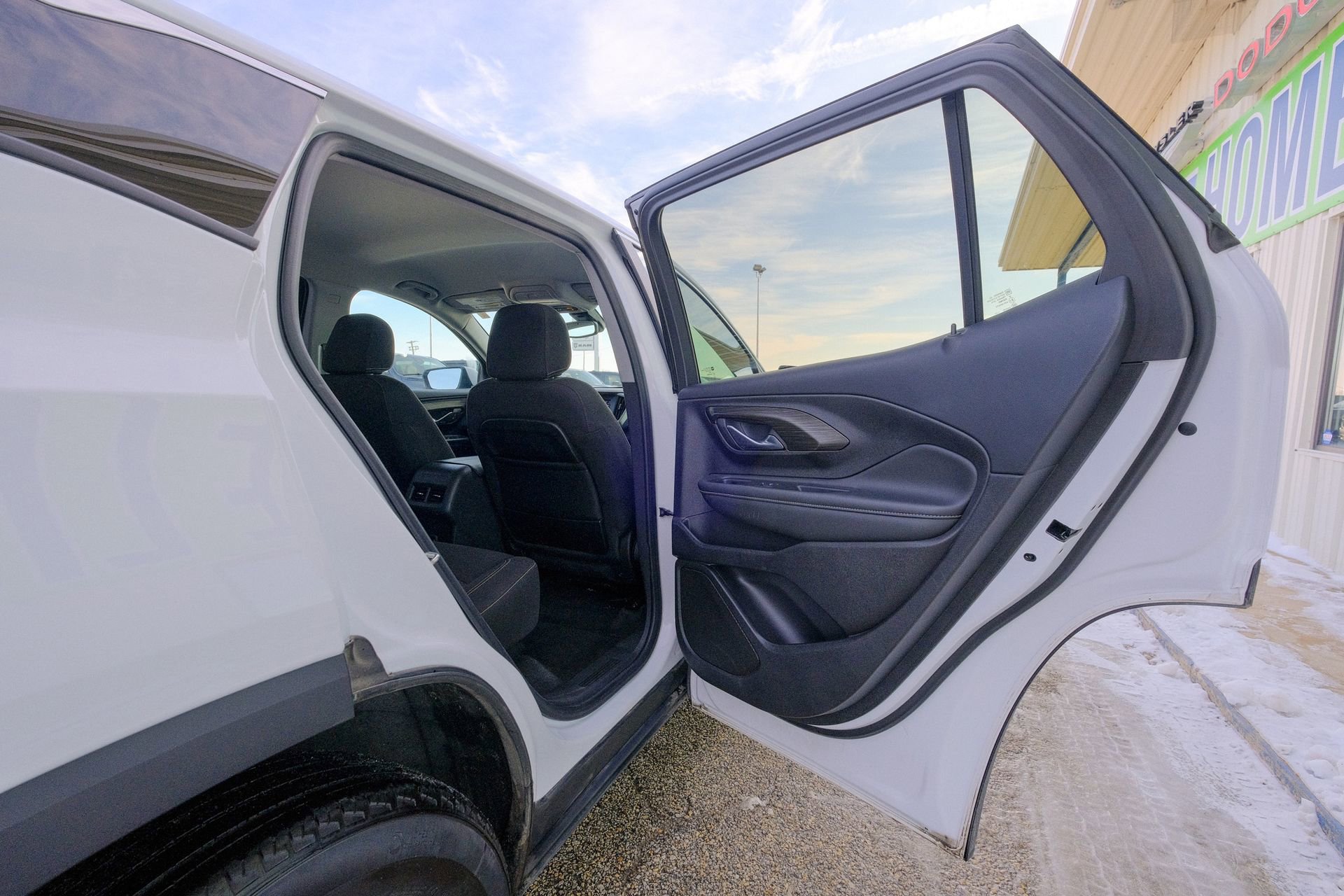 Used 2024 GMC Terrain SLE image 19