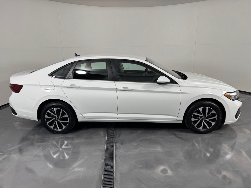 Used 2022 Volkswagen Jetta S FWD image 4