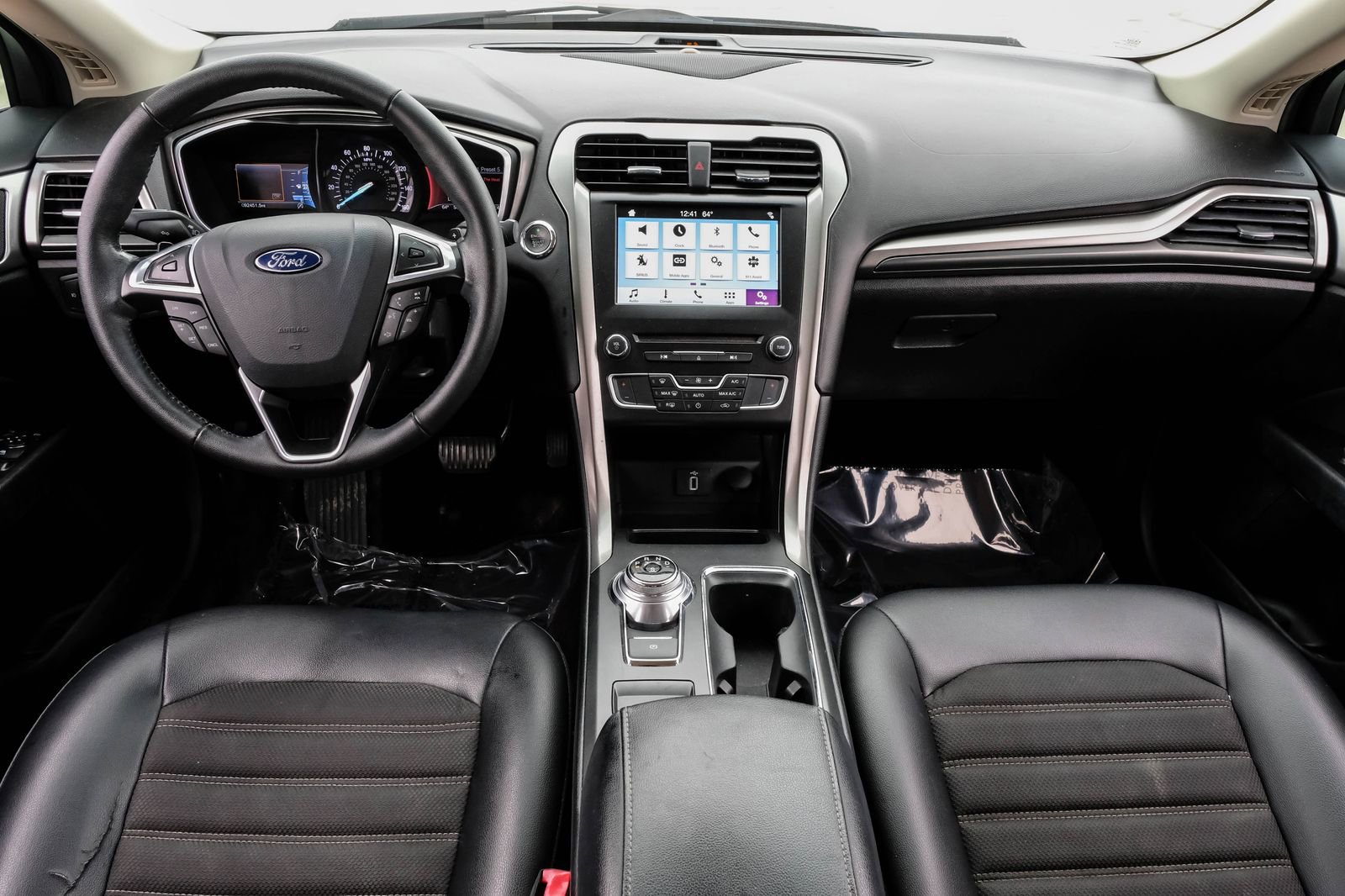 Used 2017 Ford Fusion SE w/ Equipment Group 201A FWD image 19