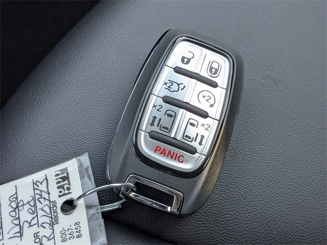 New 2026 Chrysler Pacifica Select image 28