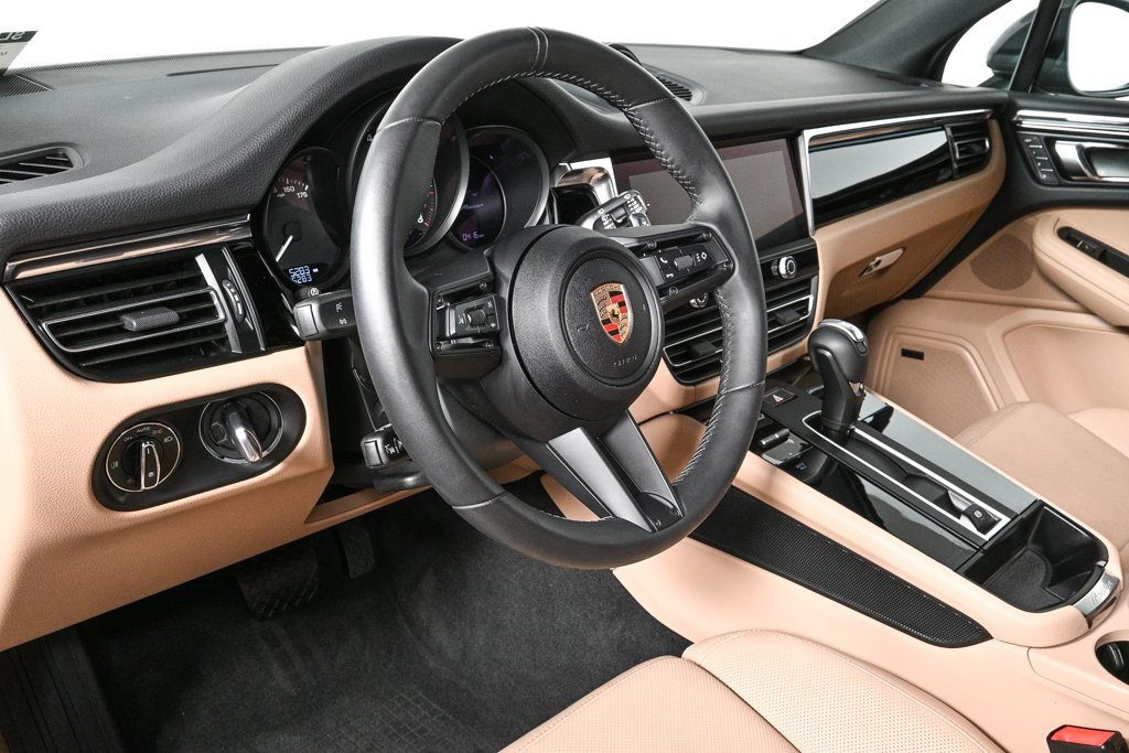 Used 2025 Porsche Macan image 4