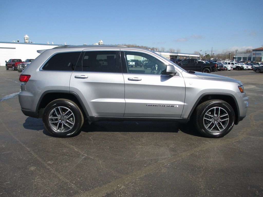 Used 2020 Jeep Grand Cherokee Laredo w/ Quick Order Package 2BN North image 5