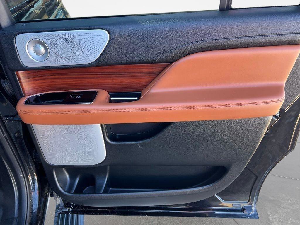 Used 2021 Lincoln Navigator L Reserve w/ Luxury Package image 27