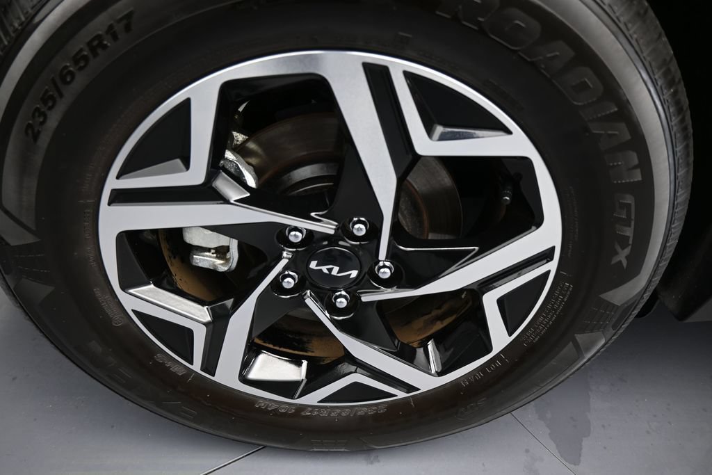 Used 2025 Kia Sportage LX FWD image 38