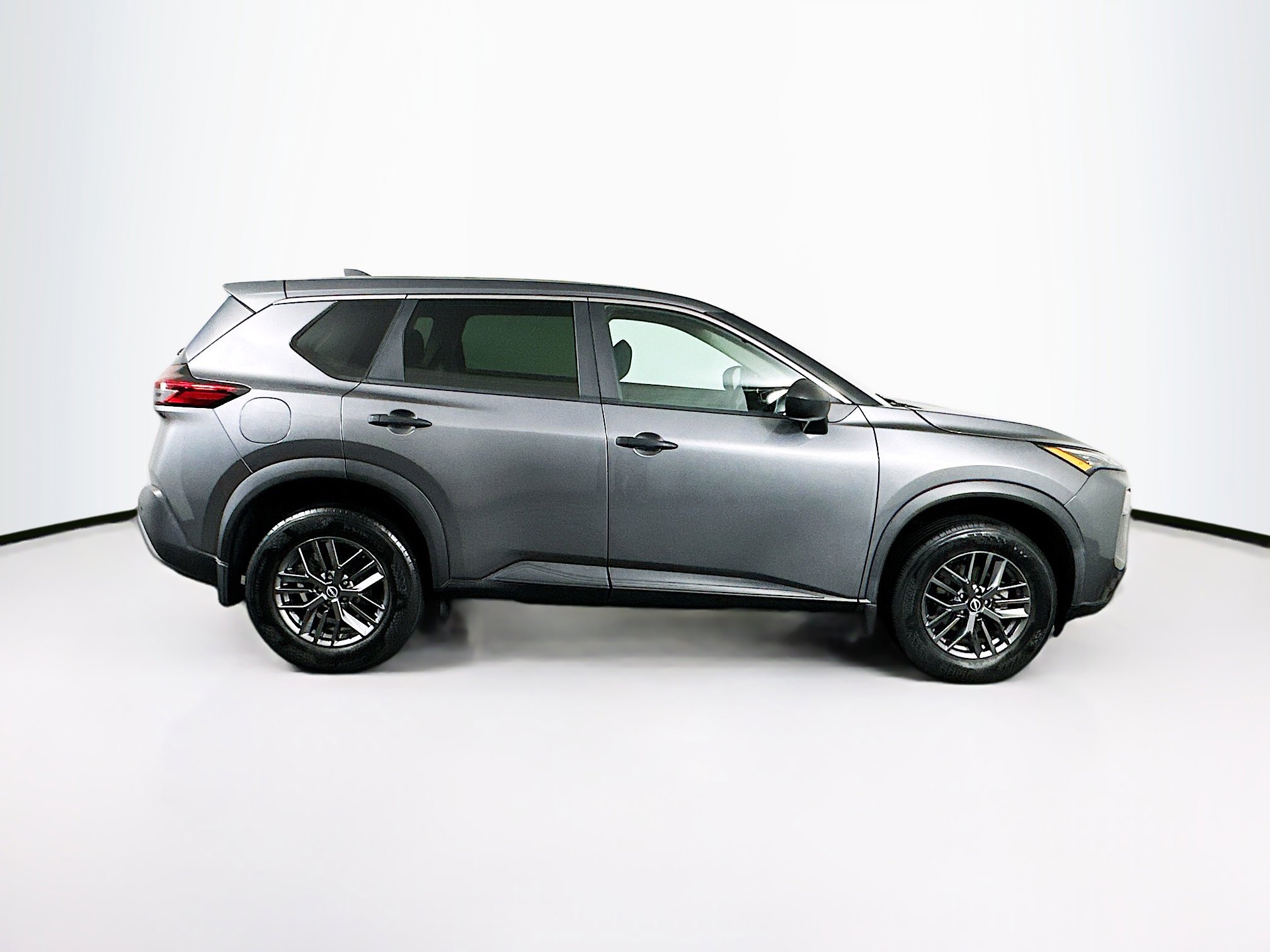 Used 2023 Nissan Rogue S image 10