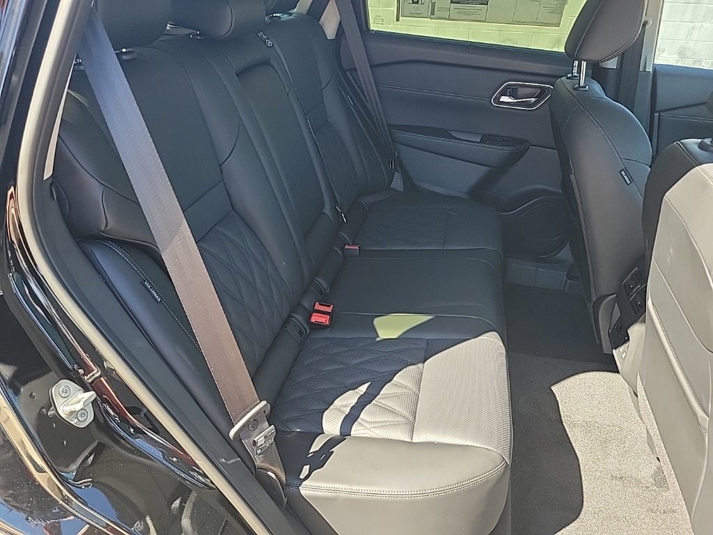 New 2026 Nissan Rogue Platinum image 39