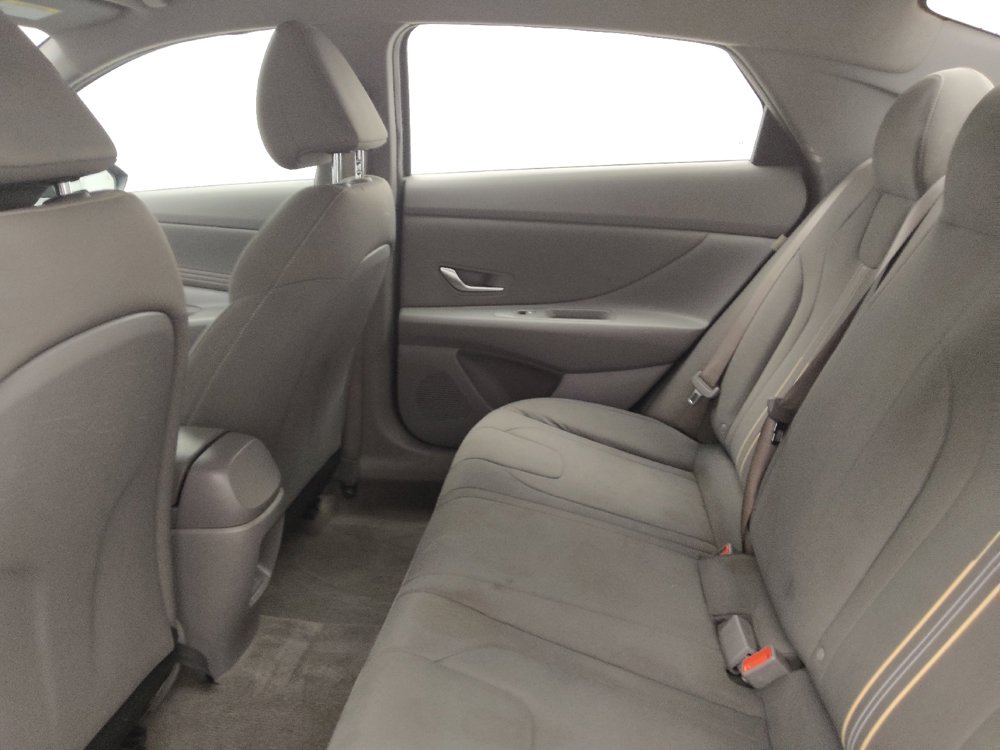 Used 2025 Hyundai Elantra Sport FWD image 18