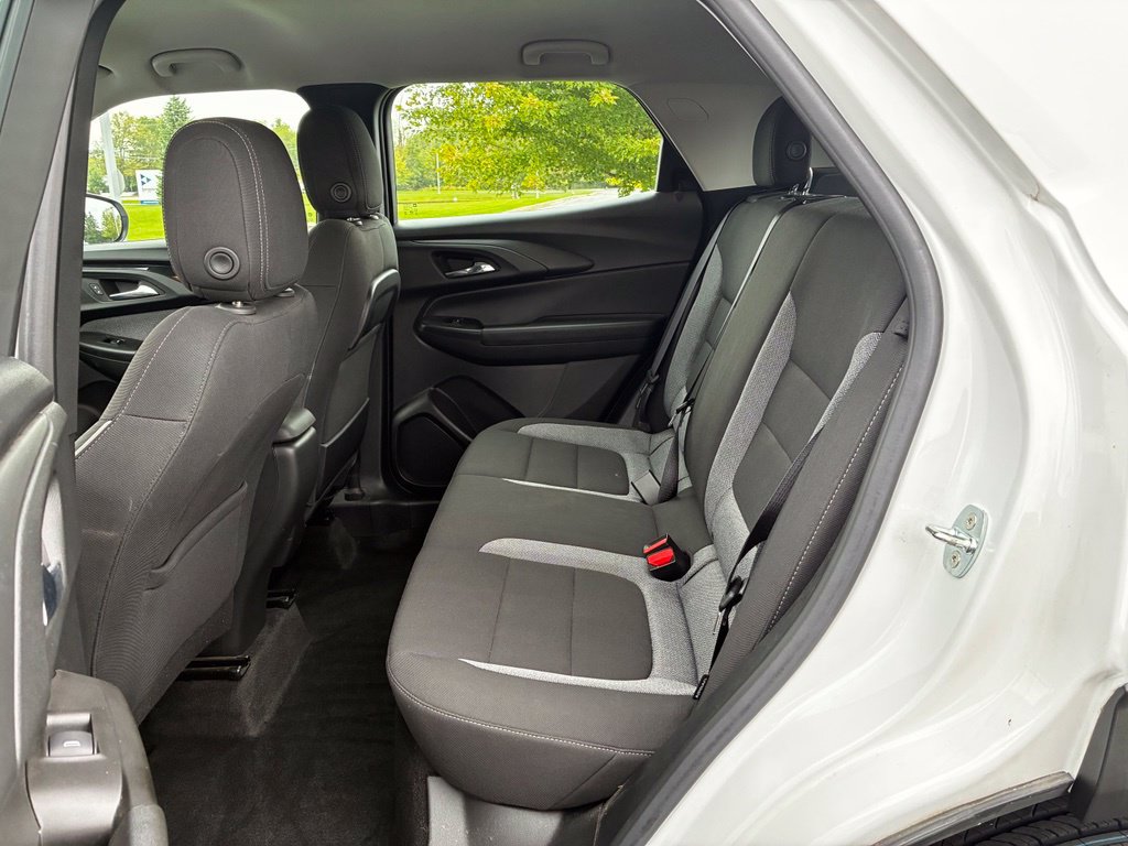 Used 2023 Chevrolet TrailBlazer LS FWD image 25