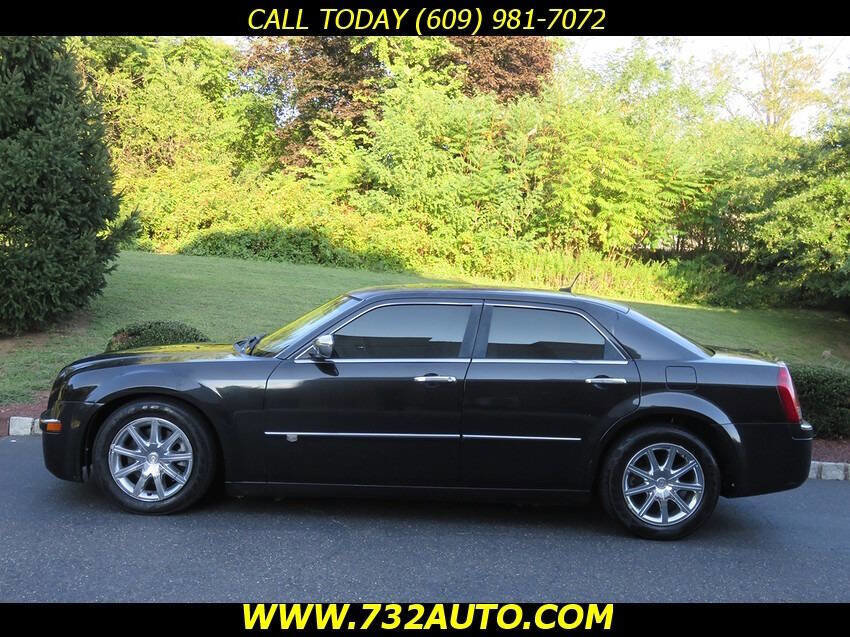 Used 2008 Chrysler 300 C w/ Protection Group II image 2