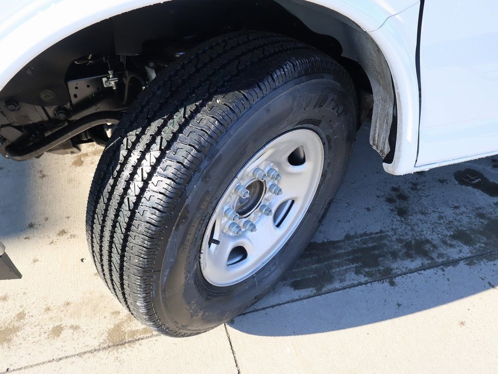 New 2025 Chevrolet Express 2500 w/ Driver Convenience Package image 28