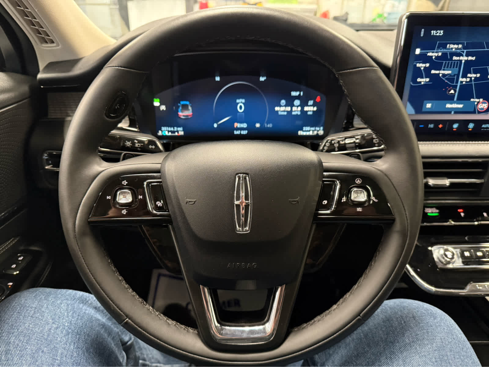 Used 2023 Lincoln Corsair AWD w/ Equipment Group 101A image 27