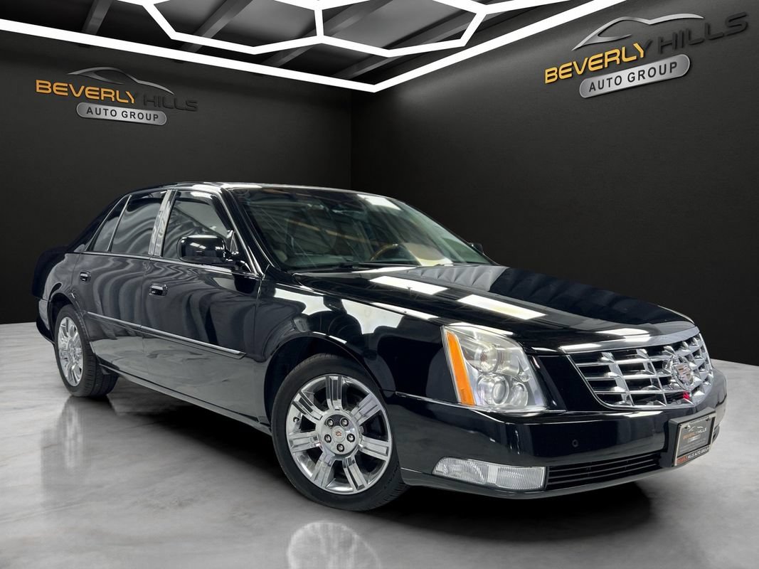 Used 2011 Cadillac DTS Platinum FWD image 7