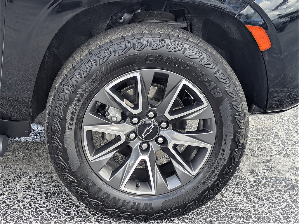 Certified 2023 Chevrolet Tahoe Z71 w/ Z71 Off-Road Package AWD/4WD image 12