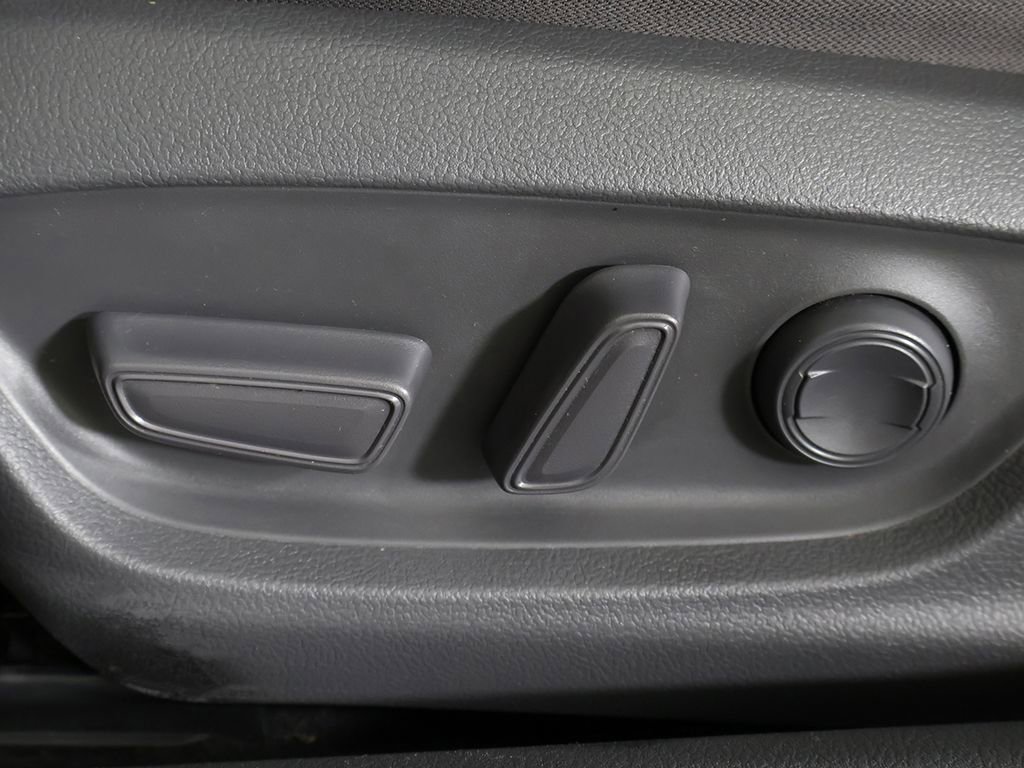 Used 2020 Toyota Camry LE w/ Convenience Package image 30