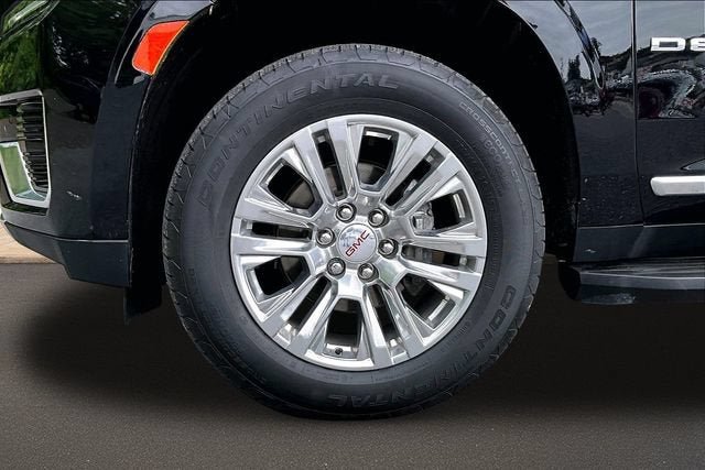 Used 2024 GMC Yukon XL Denali AWD/4WD image 8