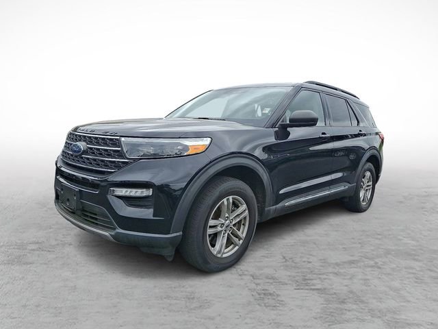 Certified 2022 Ford Explorer XLT w/ Equipment Group 202A image 3