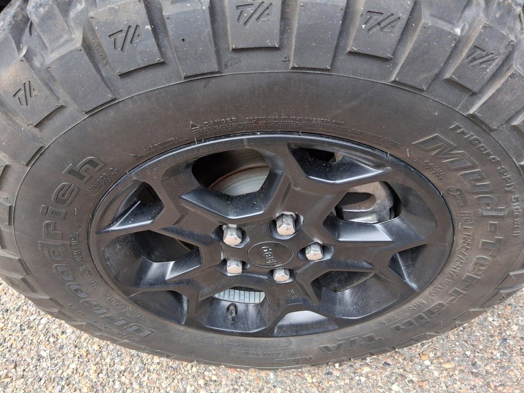 Used 2023 Jeep Gladiator Willys image 17