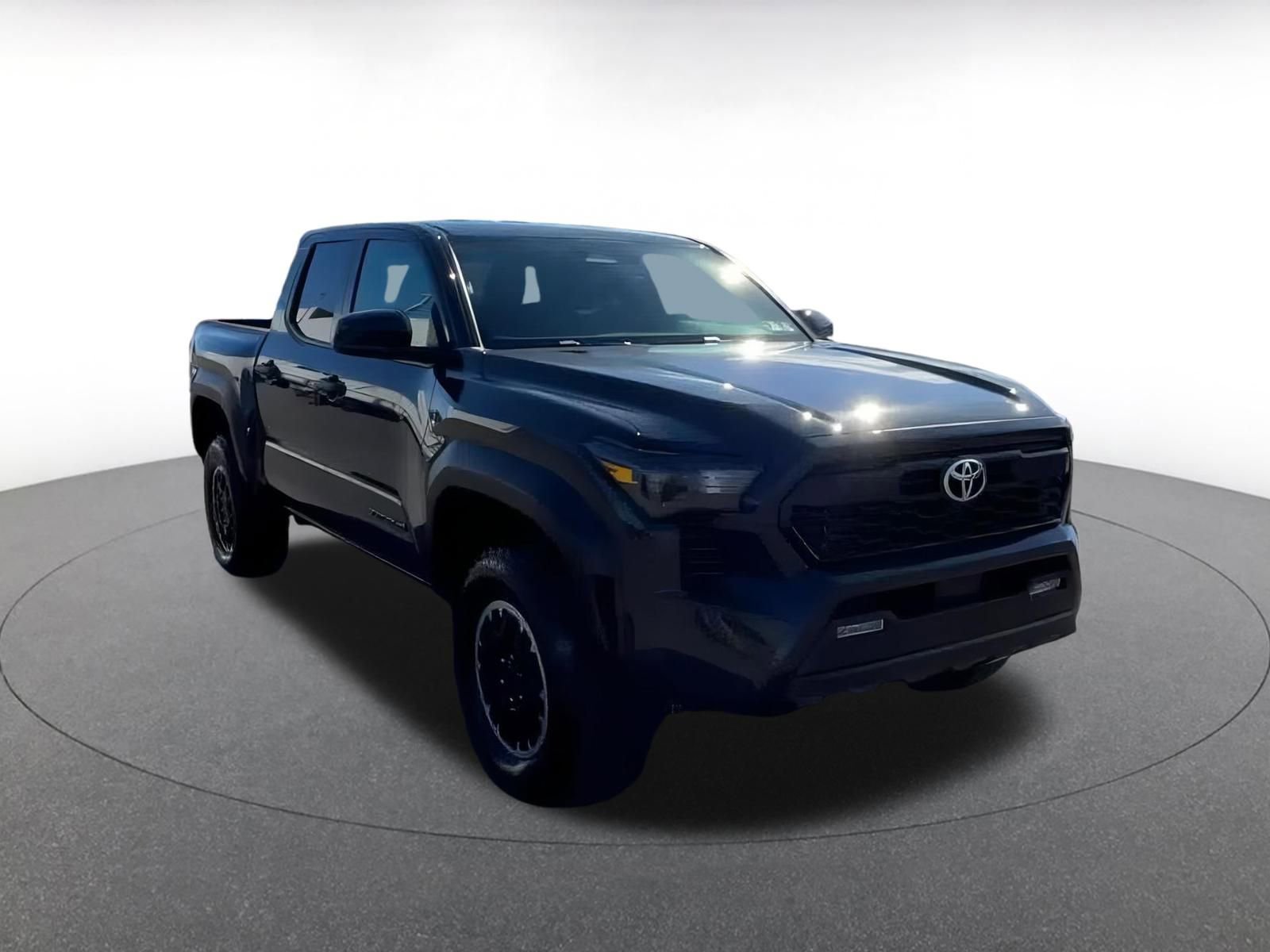 Used 2025 Toyota Tacoma TRD Off-Road image 3