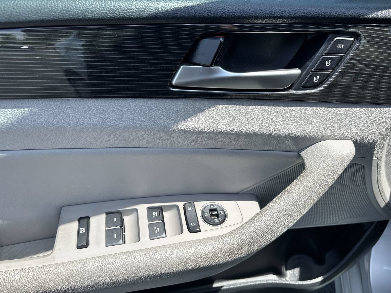 Used 2018 Hyundai Sonata Limited FWD image 14