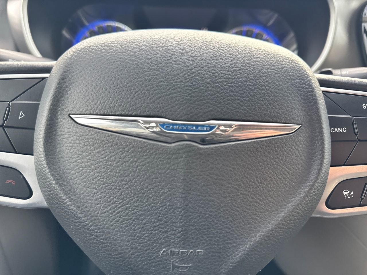 Used 2021 Chrysler Pacifica Touring-L image 31