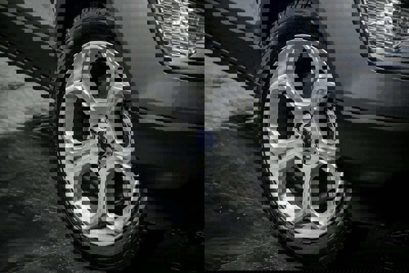 Used 2021 Ford EcoSport SE w/ SE Convenience Package image 3