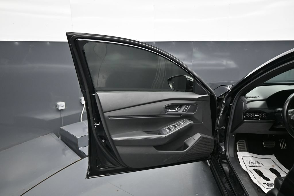 Used 2025 Honda Accord Sport image 10
