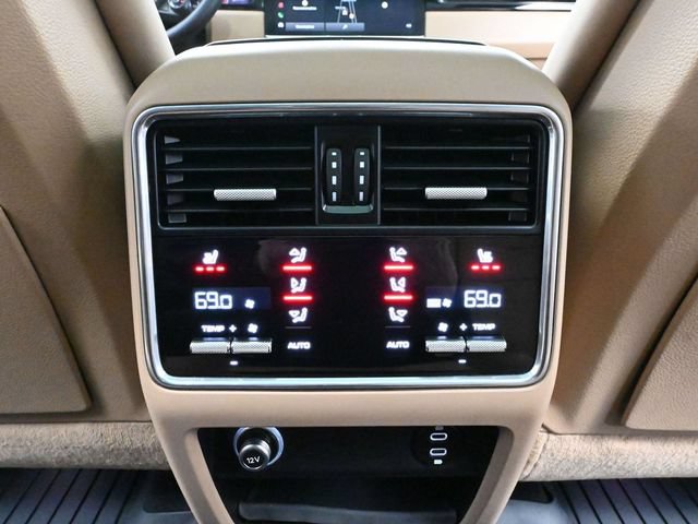Used 2022 Porsche Cayenne E-Hybrid Coupe AWD/4WD image 35