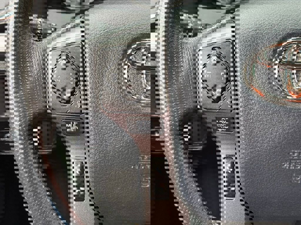 Used 2017 Toyota Tacoma TRD Off-Road w/ Tow Package (A/T) image 28