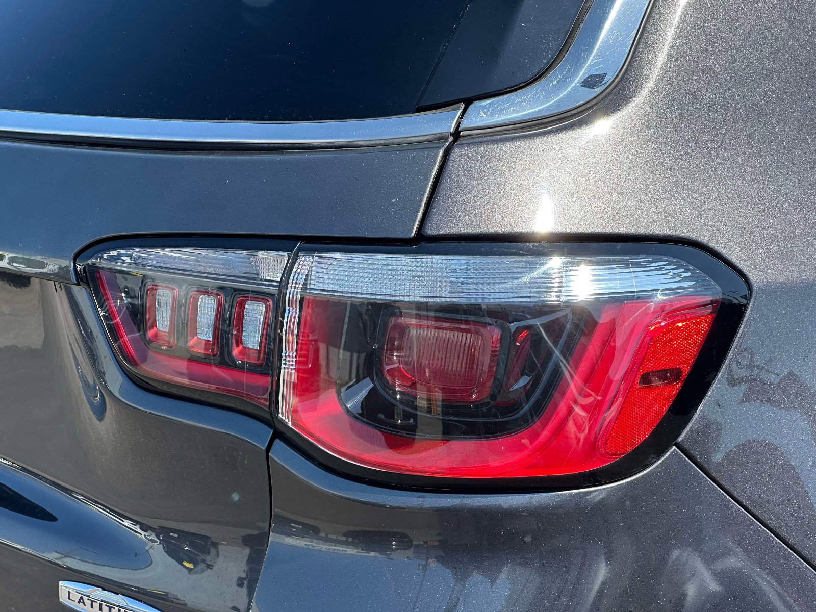 Used 2018 Jeep Compass Latitude w/ Popular Equipment Group image 10