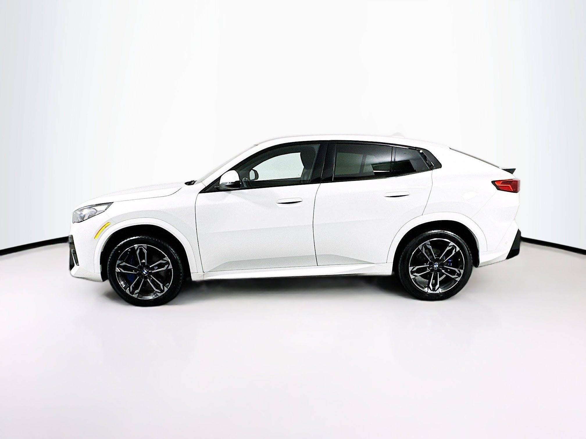 Used 2025 BMW X2 xDrive28i image 4