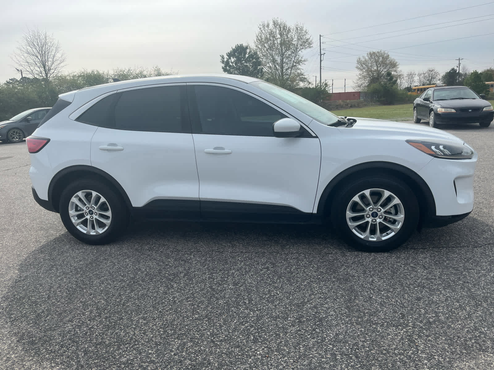 Used 2020 Ford Escape SE image 7