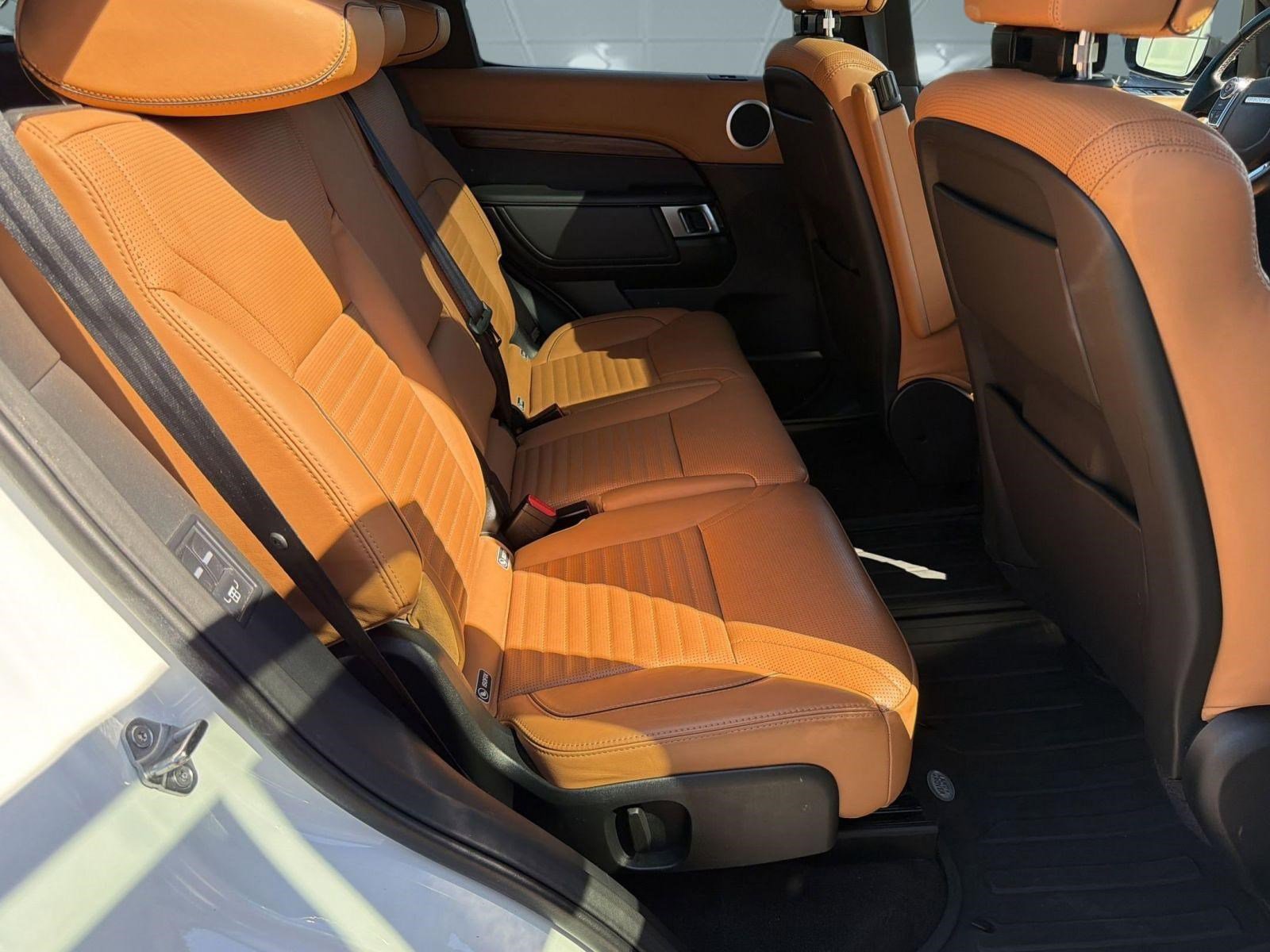 Used 2018 Land Rover Discovery HSE Luxury image 28