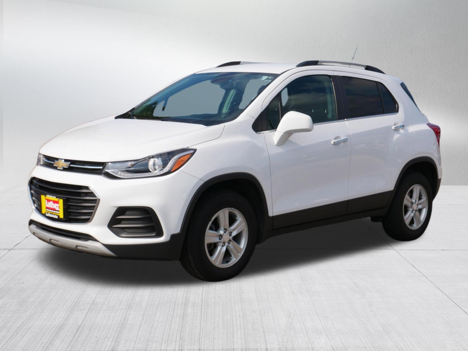 Used 2017 Chevrolet Trax LT w/ LT Convenience Package AWD/4WD image 3