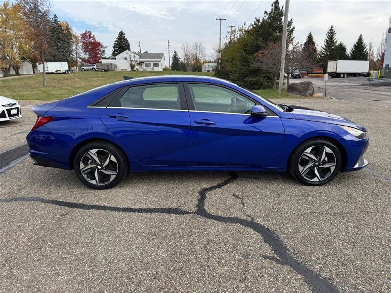 Used 2021 Hyundai Elantra Limited FWD image 4