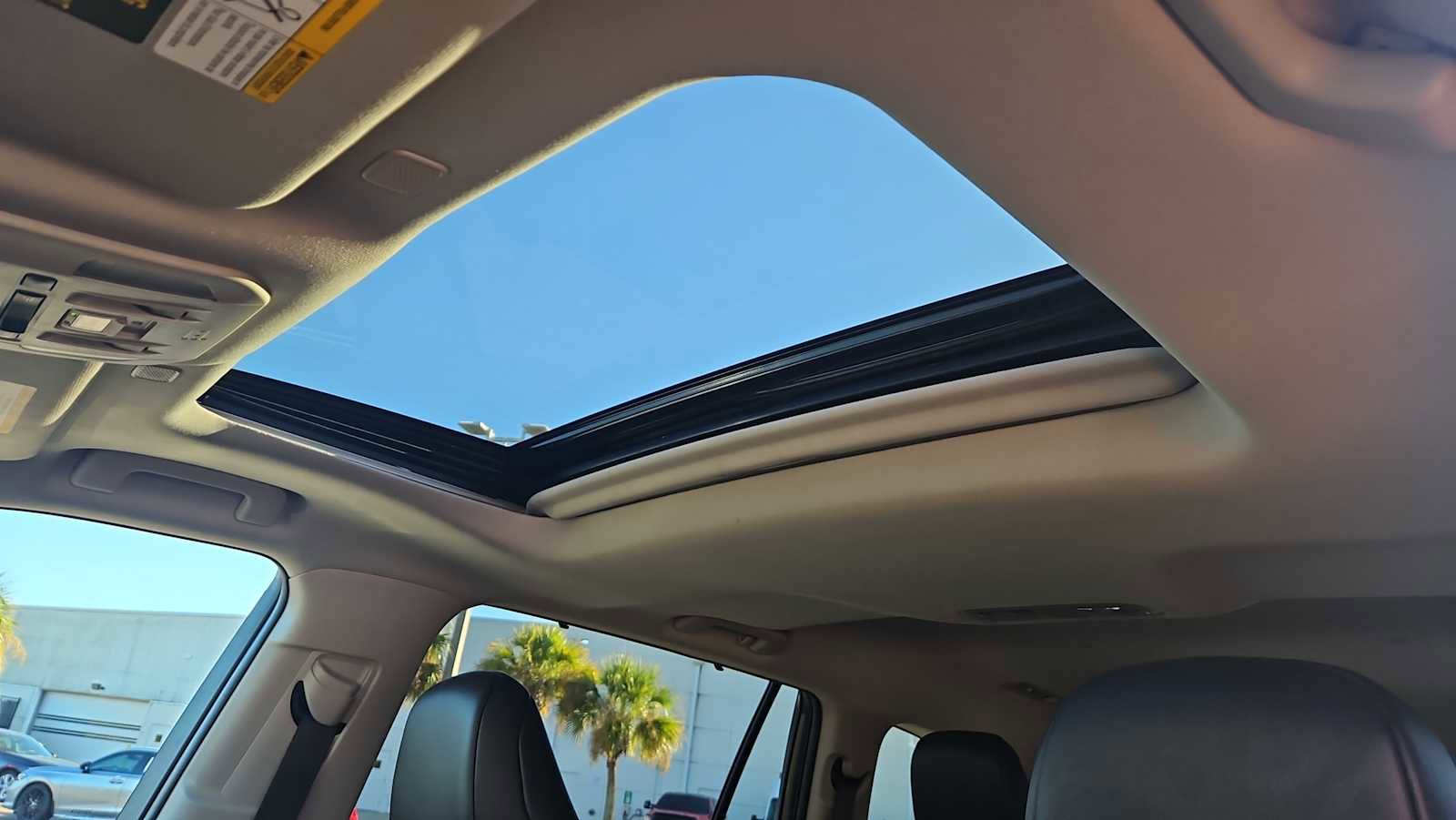 Used 2023 Toyota Highlander XLE image 16