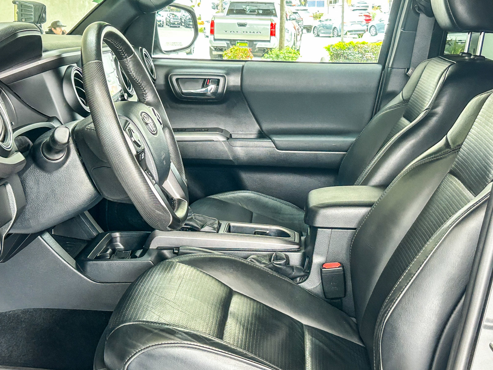 Used 2020 Toyota Tacoma TRD Off-Road w/ TRD Premium Off Road Package AWD/4WD image 17