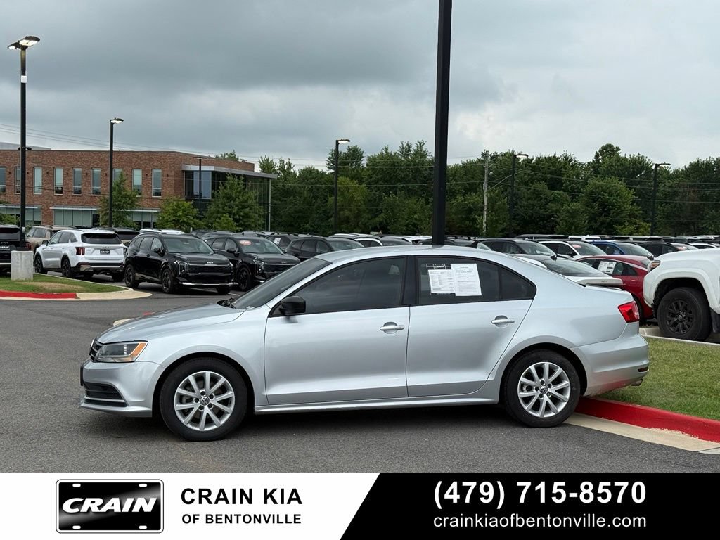 Used 2015 Volkswagen Jetta SE FWD image 4