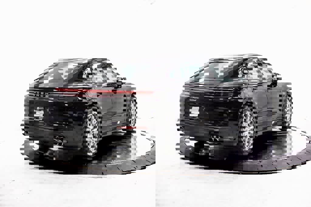 New 2025 Porsche Panamera 4 image 7