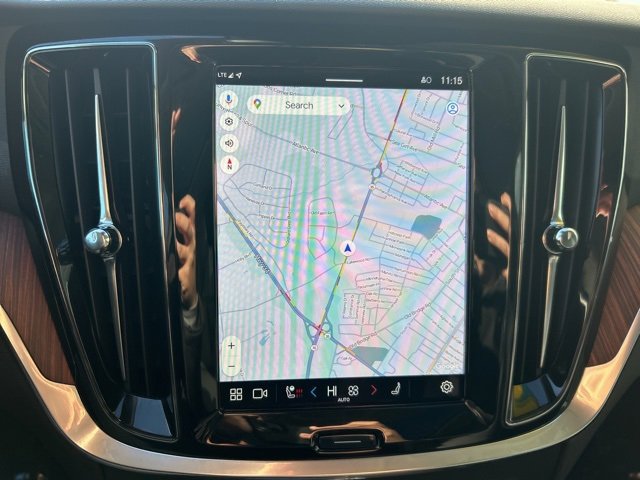 Used 2025 Volvo V60 B5 Cross Country Plus image 22