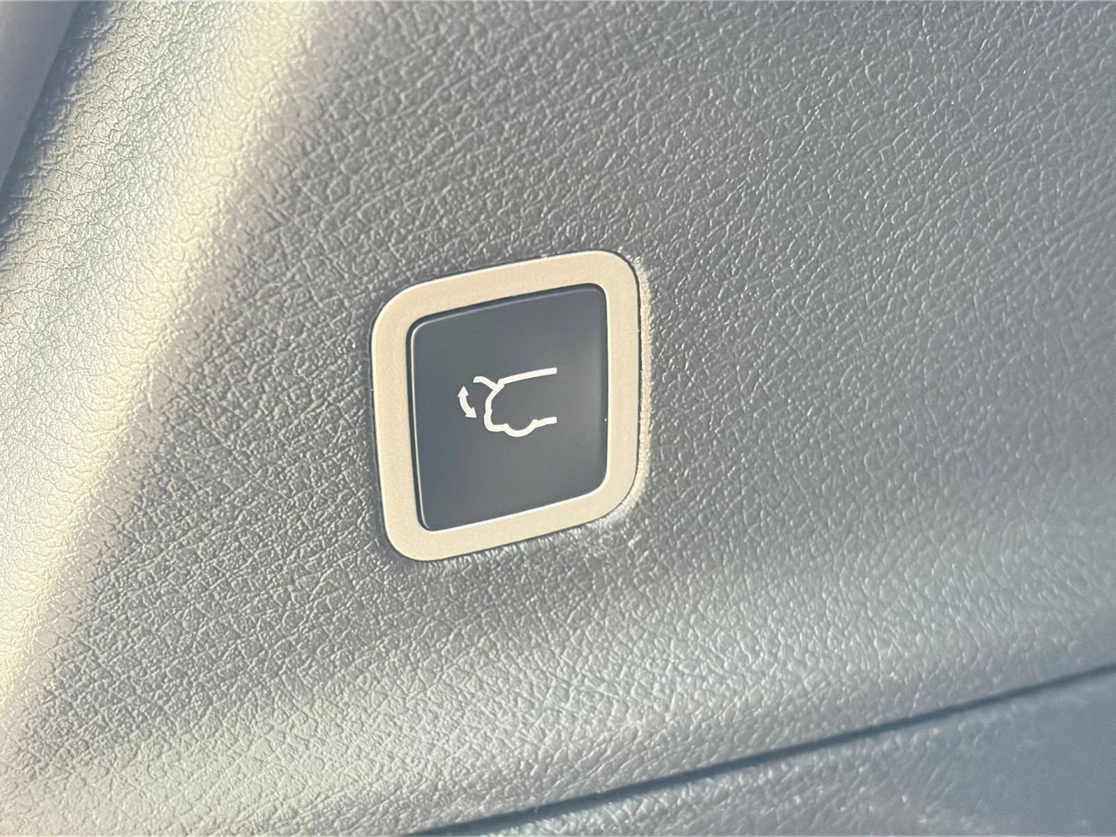 Used 2025 Chrysler Pacifica Select FWD image 24