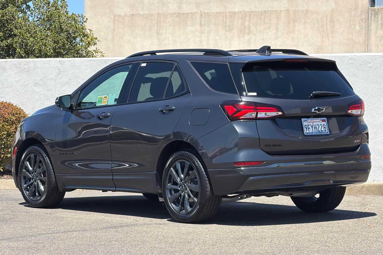 Used 2022 Chevrolet Equinox RS w/ Infotainment Package FWD image 7