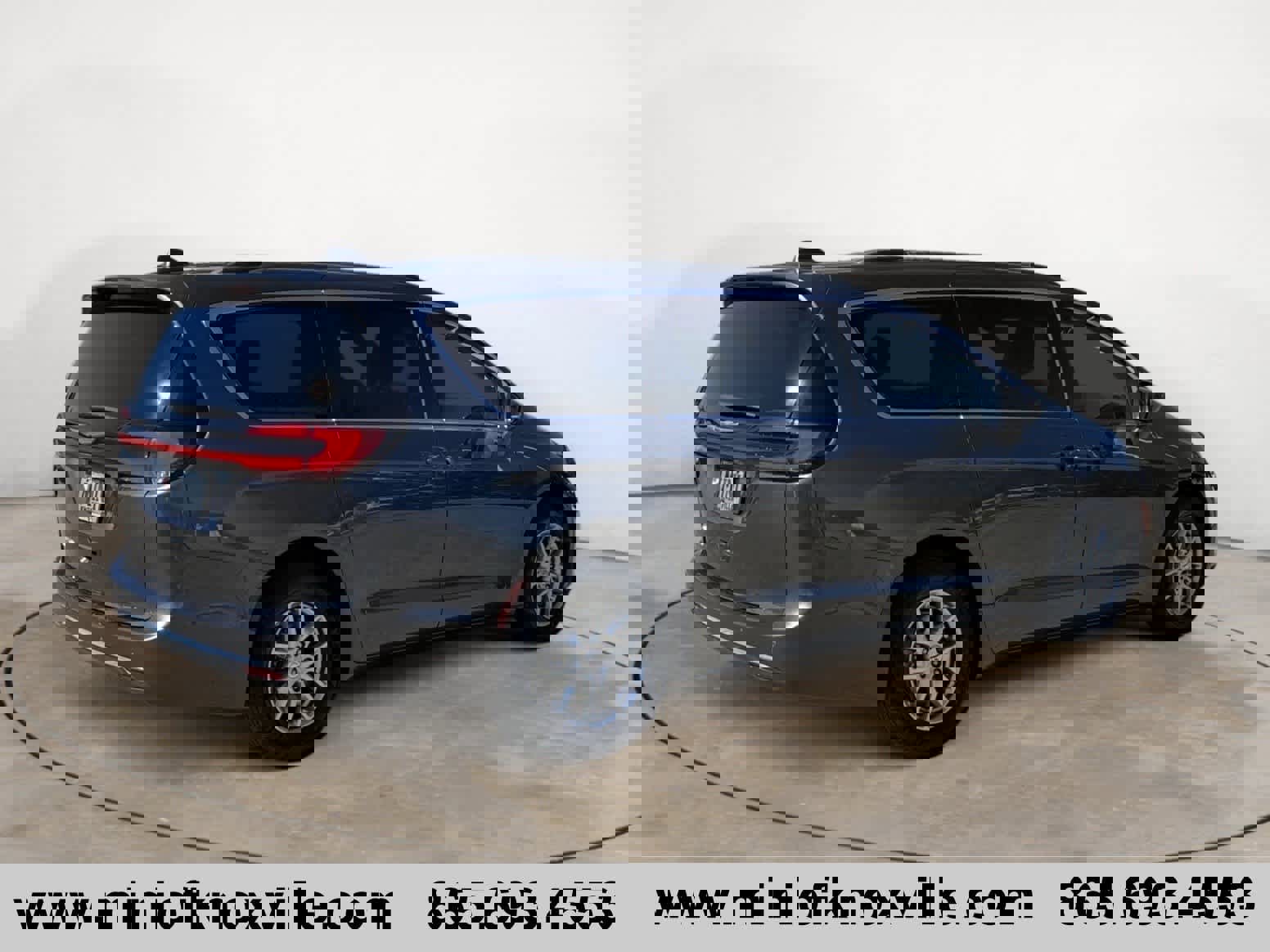 Used 2022 Chrysler Pacifica Touring image 3