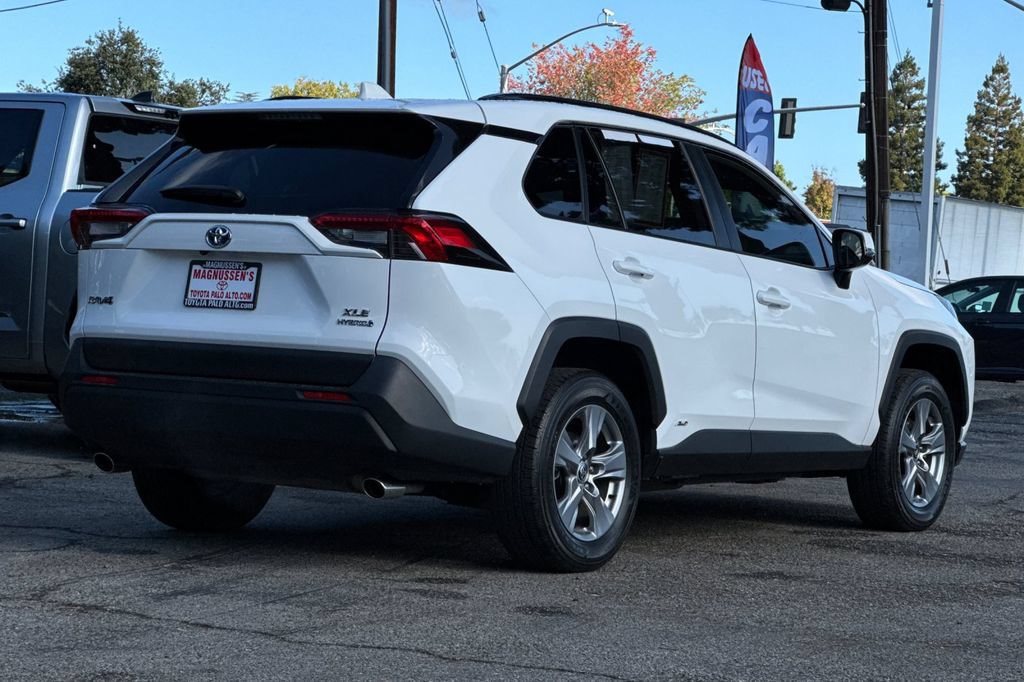 Used 2023 Toyota RAV4 XLE w/ Convenience Package AWD/4WD image 3