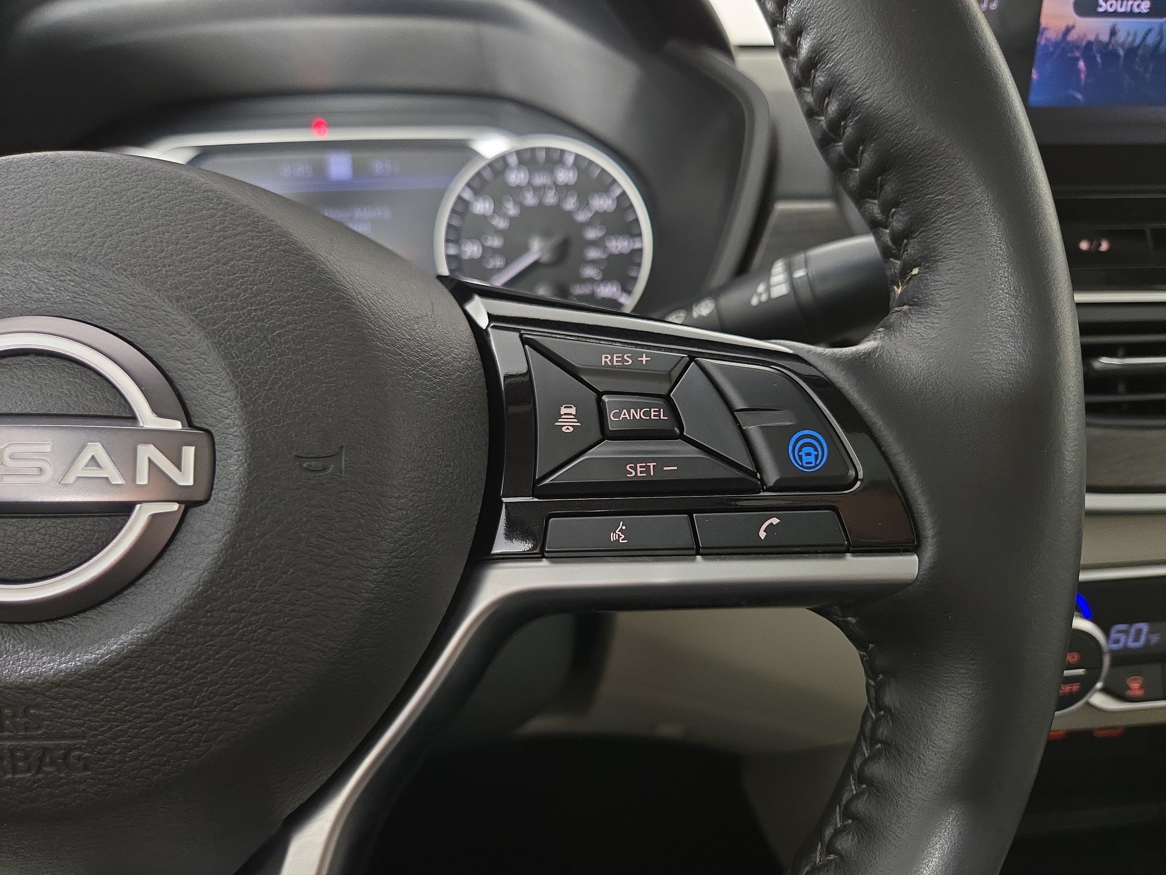Used 2023 Nissan Altima 2.5 SL AWD/4WD image 16
