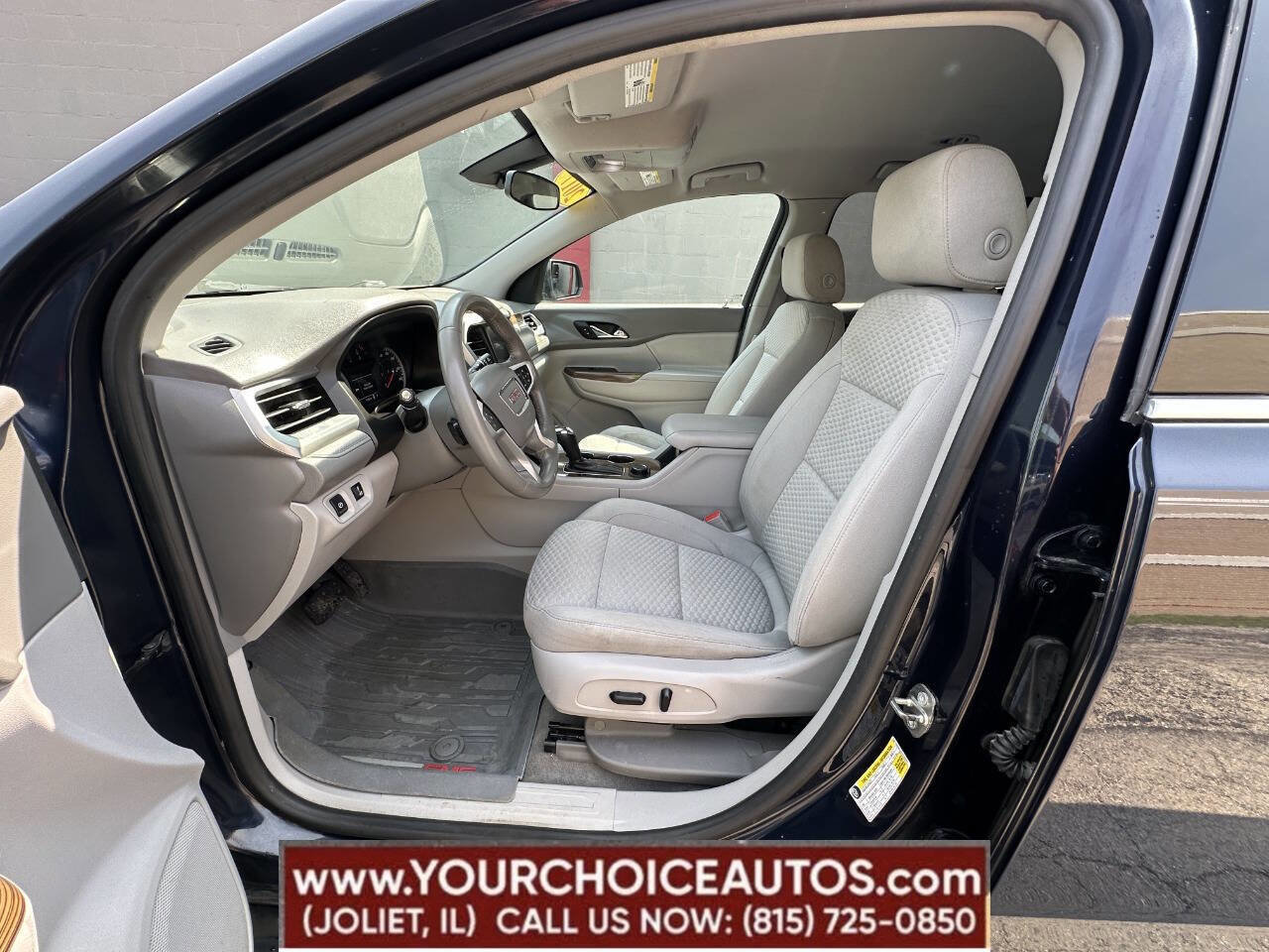 Used 2017 GMC Acadia SLE image 18