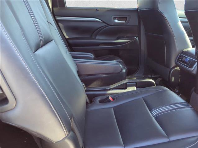 Certified 2018 Toyota Highlander SE image 20